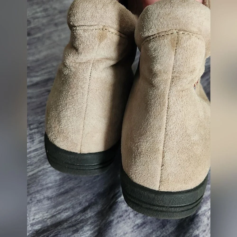 Beacon Comfort‎ Ankle Boots Zip Up Beige Suede Casual Everyday Shoes